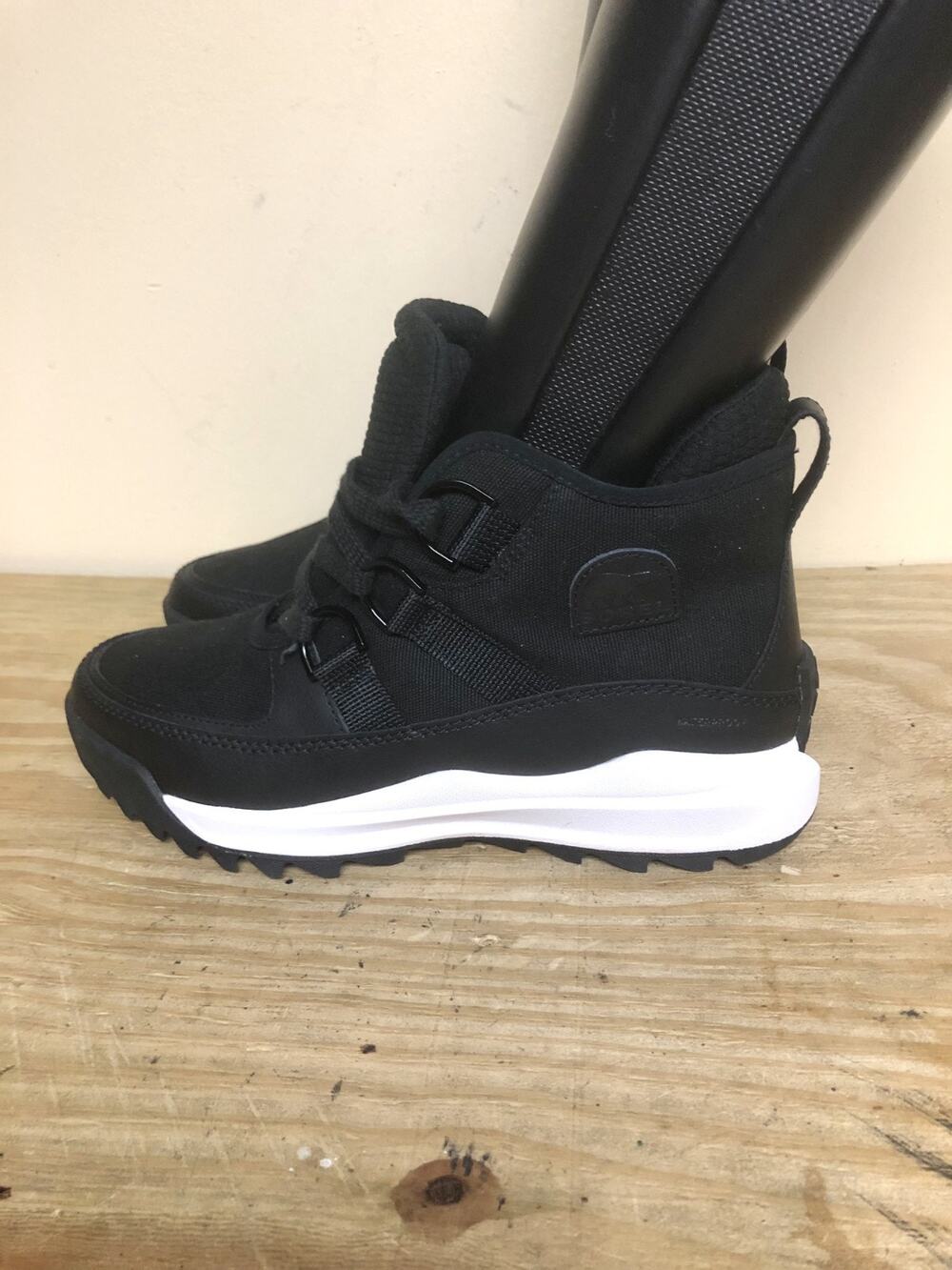 New Sorel Boots 11M Womens Black Leather Canvas Ona RMX Waterproof Fleece Lined